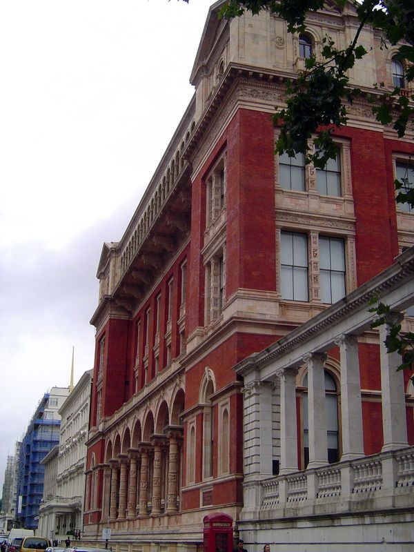 The Henry Cole Wing, completed in 1871, was the former School for Naval Architects. The projecting balcony or loggia was intended to let tho