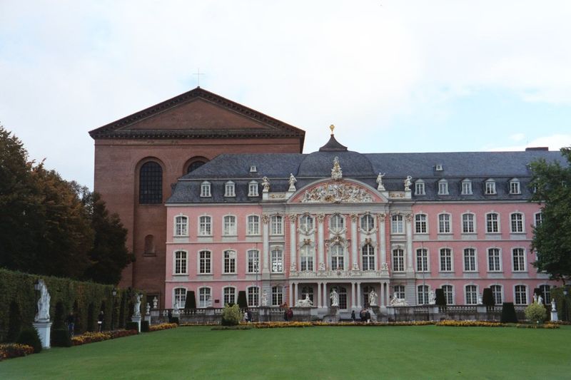 The archbishops of Trier controlled the basilica, and about 1600 one of them began building an adjoining palace. This is its south wing, des
