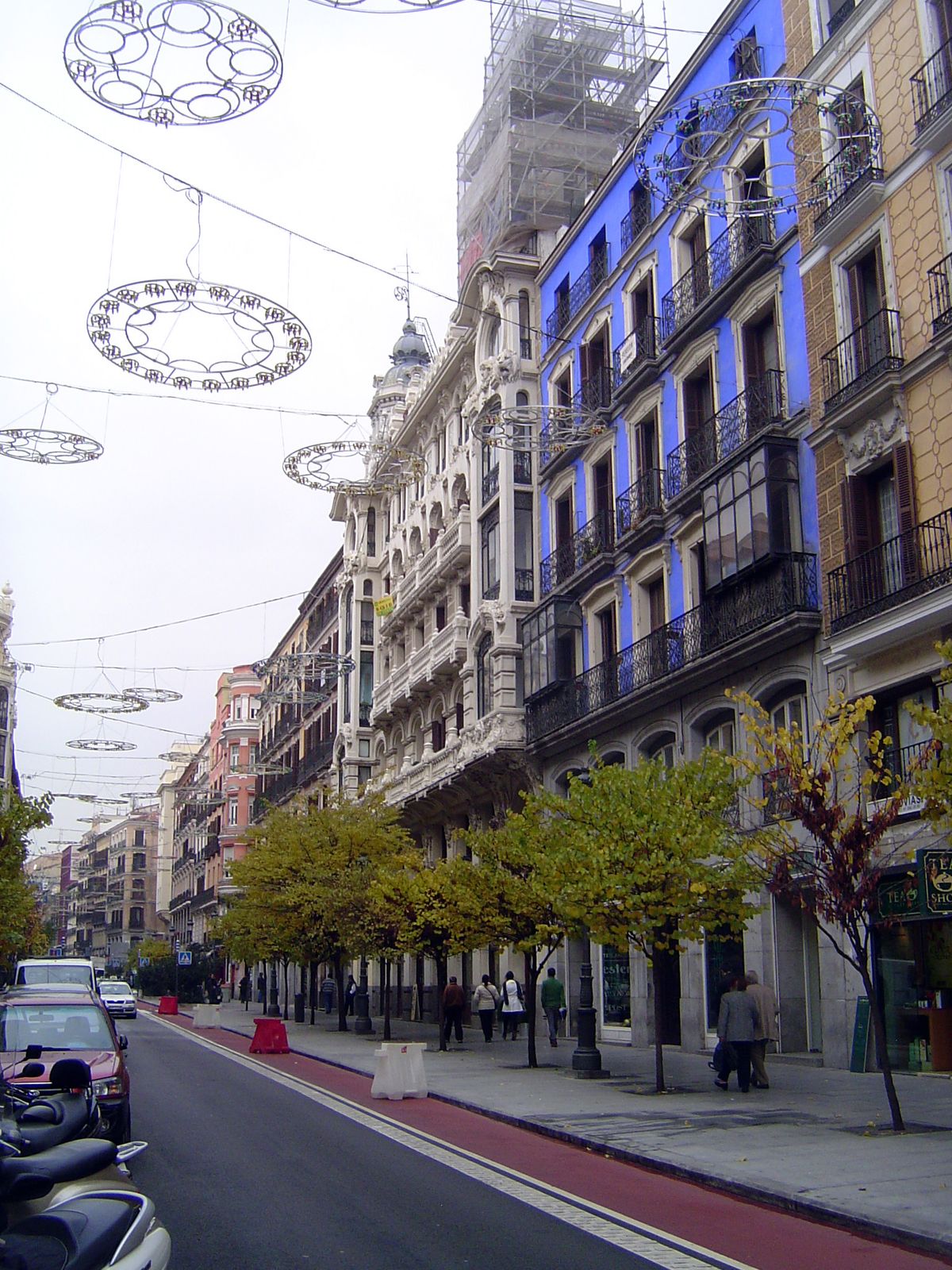 From Sol, the Calle Mayor extends west to the Almudena Cathedral. Here, a couple of blocks from Sol, it is lined with late 19th-century buil