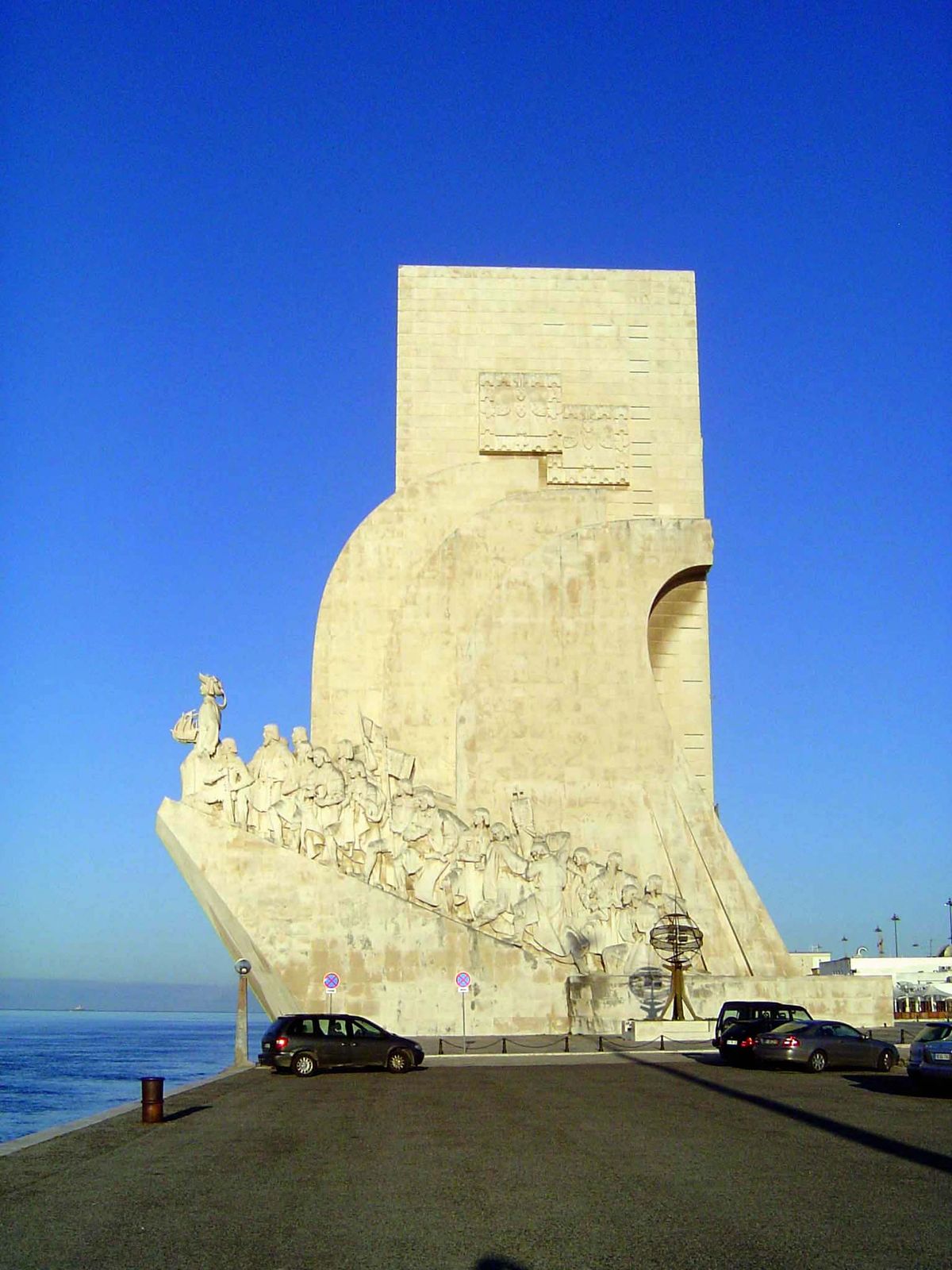 Upstream a bit, a modern monument assembles the country's greatest voyagers.
