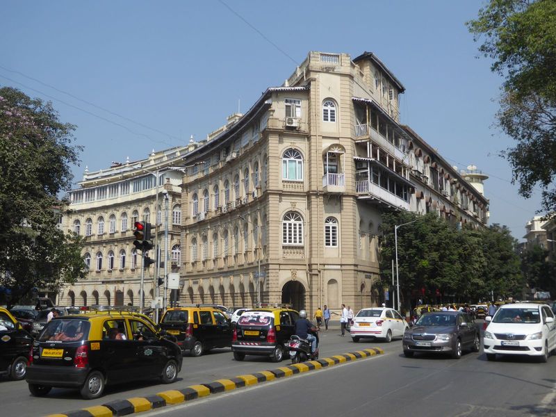 The circle is also wrapped by a set of four roughly identical office buildings developed as a group, again to create a proper Victorian busi