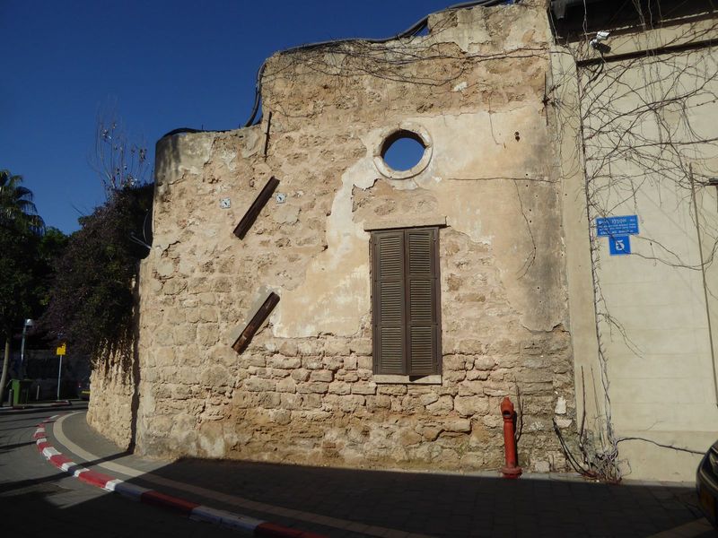 Here's a wall oozing authenticity. Think it's still a wreck on the other side?