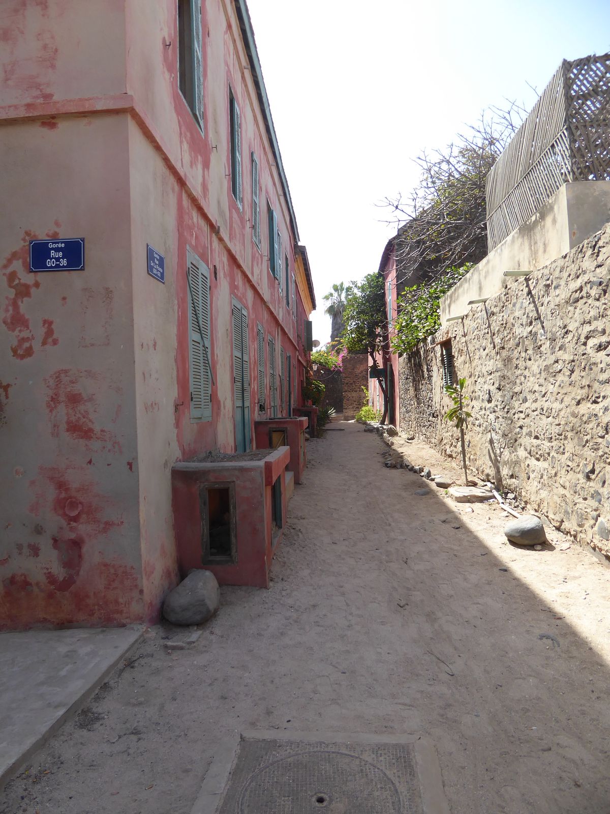 A different path back toward the center. When did manholes arrive? Good question. No answer here.