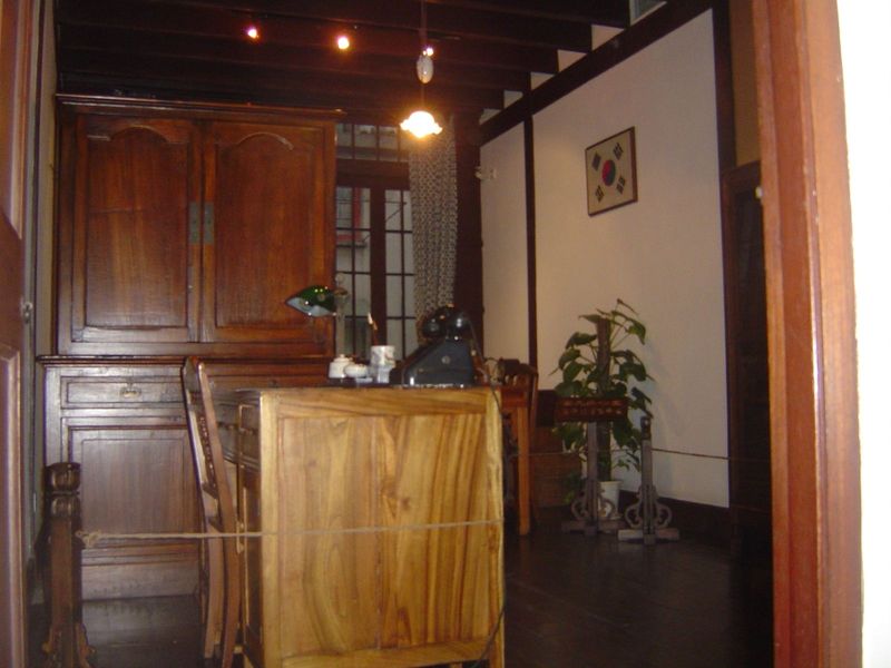 Here's one in good shape, displaying a form so embedded in Shanghai that it has been said that without them there would be no Shanghai and n