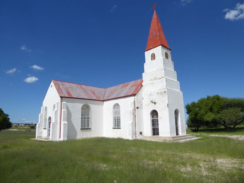 We're on our way out of Kimberley. The town is Campbell, site of an early mission where David Livingstone preached in the 1830s. The mission
