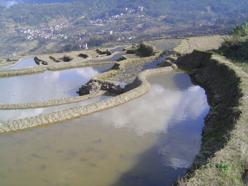 There's another village, this time to the right of the main channel.