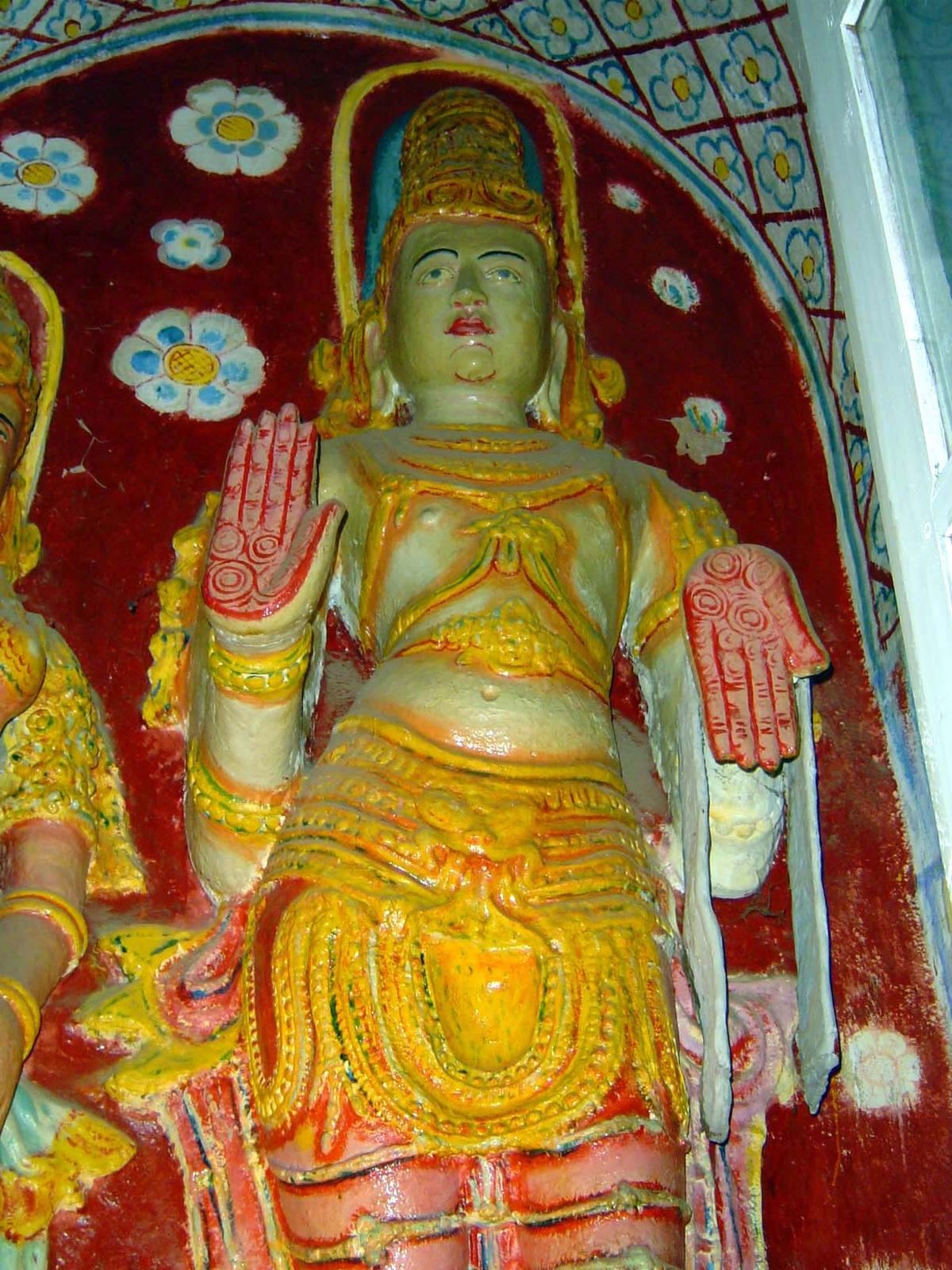Inside, an image of Sri Sumana, a deity guarding Sri Lanka and Buddhism.