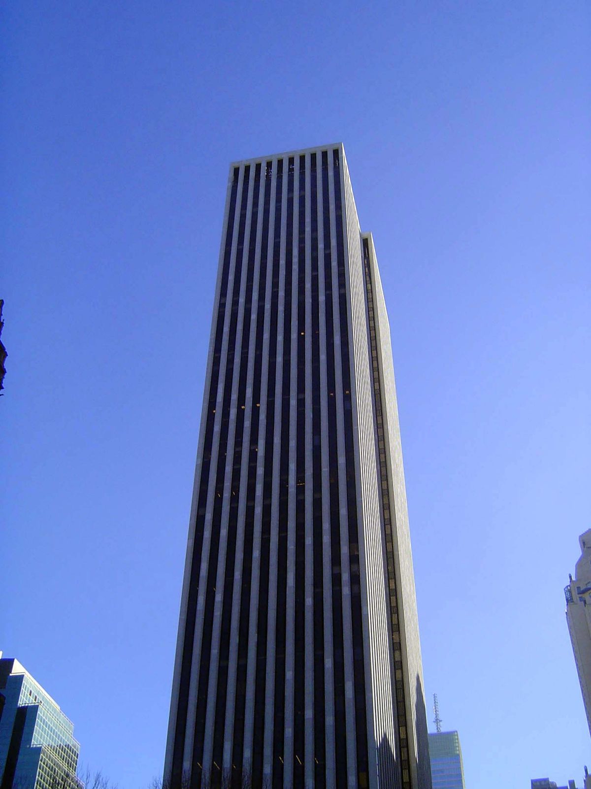 Edward Durell Stone's General Motors Building opened in 1968 on the site of the Savoy Plaza Hotel.