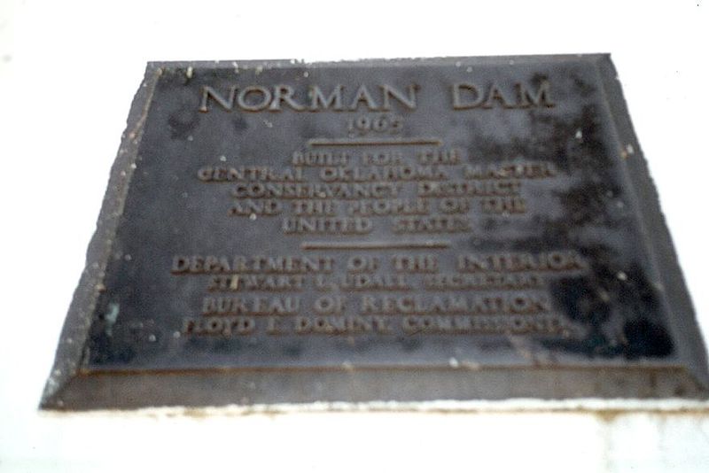 Storage dams have never been very prominent on the Great Plains, mostly because the plains don't offer very good reservoir sites. The Missou
