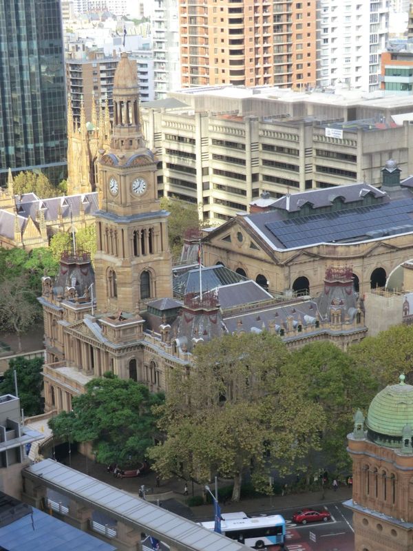 Next door is the Town Hall, from 1868 but with a slightly later clock tower. Jahn writes in his guide to Sydney architecture that this is th