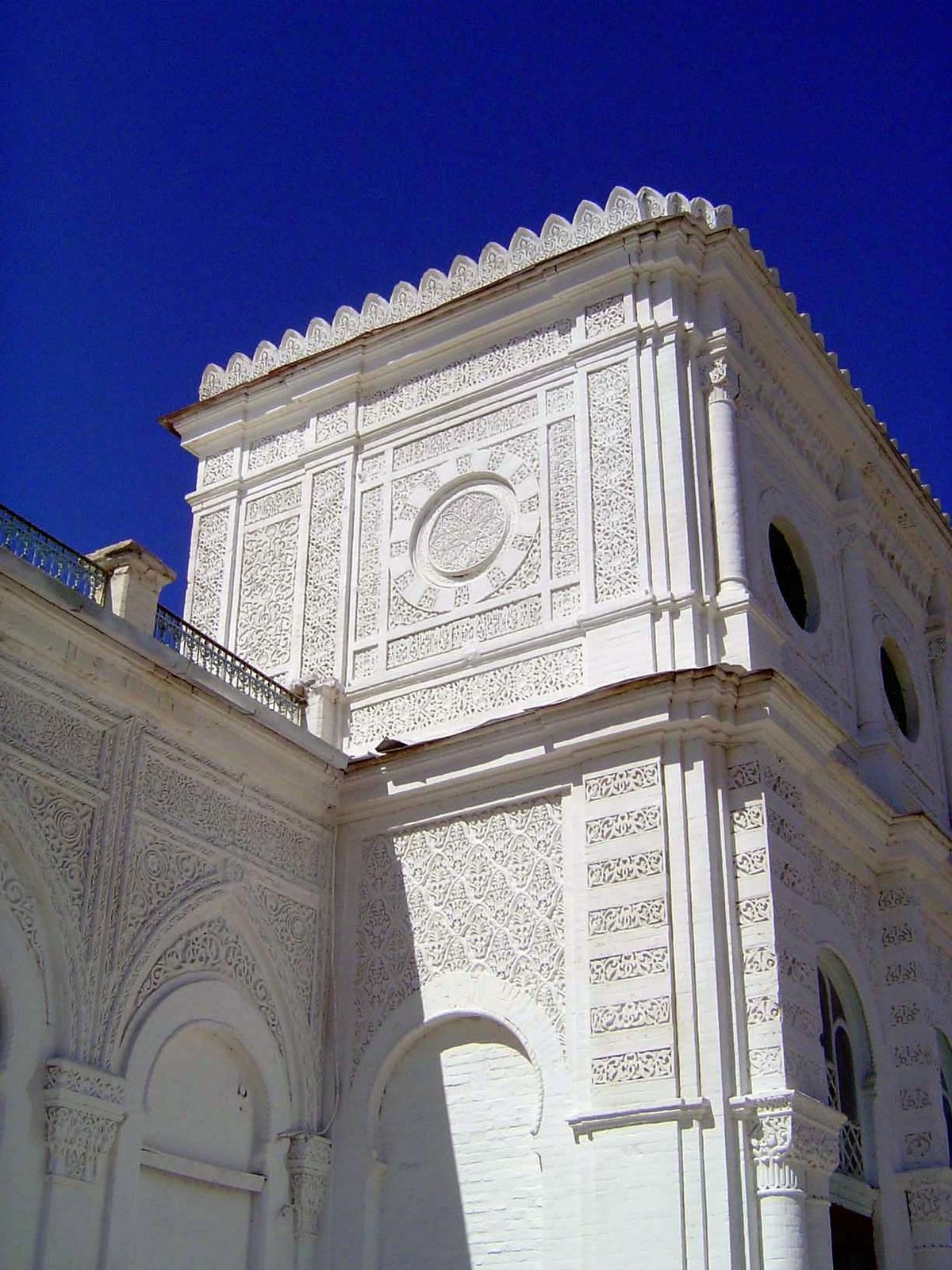 The other end of the building is in a completely different style.