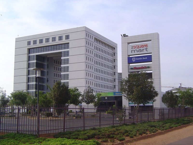 This architect must, on a trip to Paris, have stopped at La D fense.