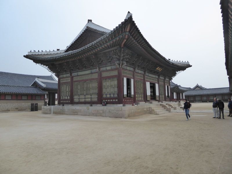 Here it is: no walls, just doors and windows. The name was given by a Confucian scholar, Chong Do-jon 1337-1398, and implies a place devoted