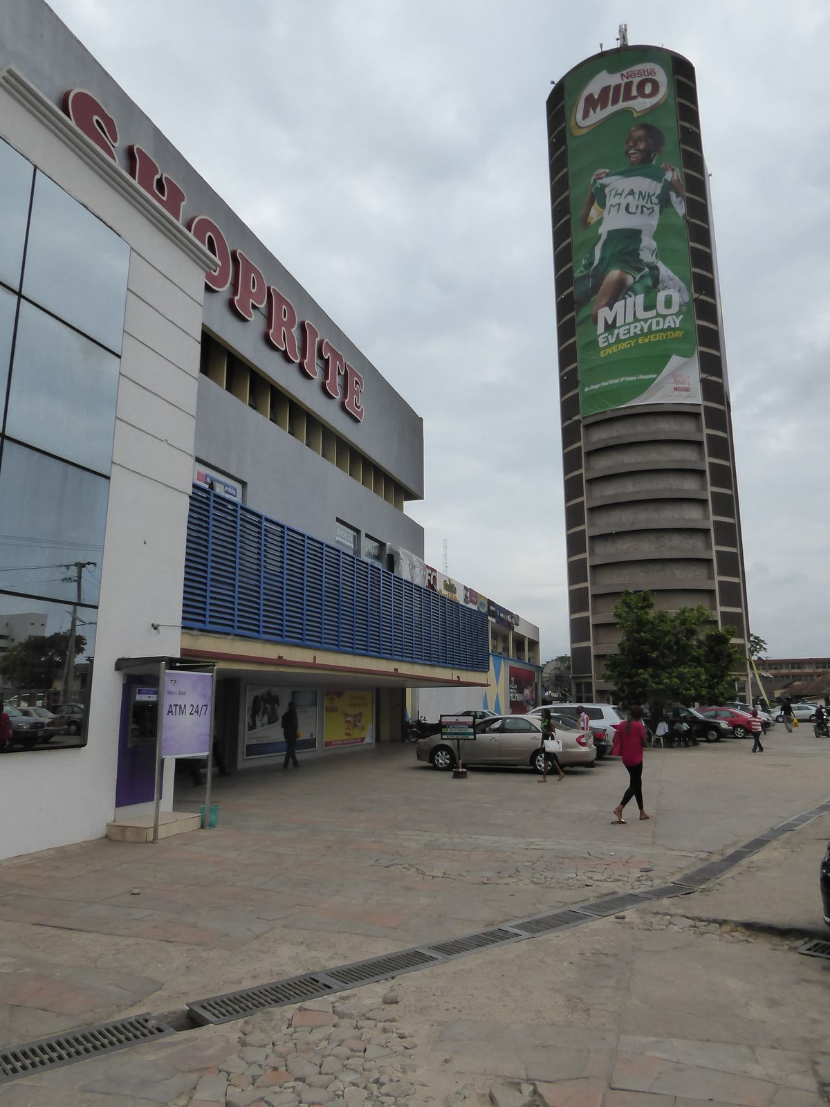 Cocoa House on the right; Heritage or Cocoa Mall on the left.