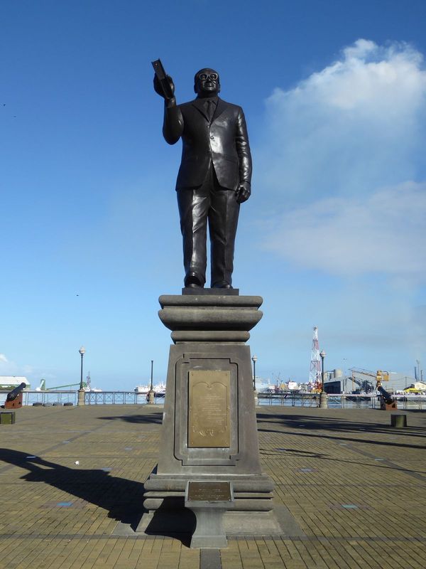 The statue of Basdeo is close to one of Sir Seewoosagar Rangoolam 1900-1985, whose father arrived from Bihar as an indentured laborer. The s