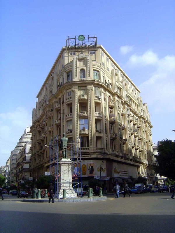 One of the main streets east from the museum is Qasr el Nil, which soon leads to Talat Harb Square, originally Midan Suliman Pasha. Whatever