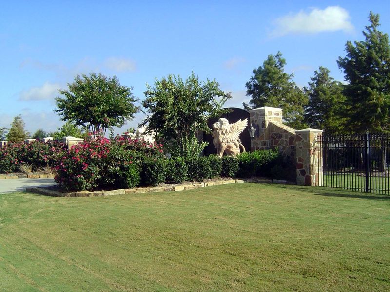 Over on the east side of Prosper, there's a big residential development called Gentle Creek, where homeowners enjoy their fantasies.