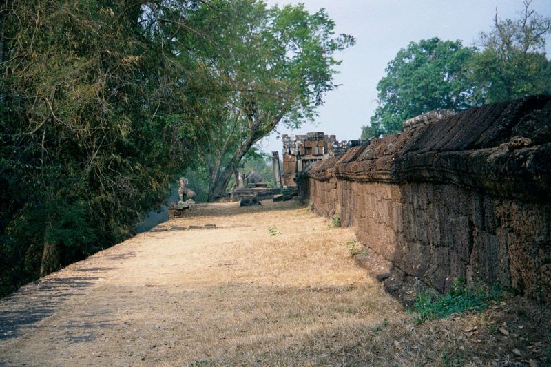 The East Baray was only a few meters deep, which raises questions about whether it was utilitarian or symbolic. Today, it's bone dry and cul
