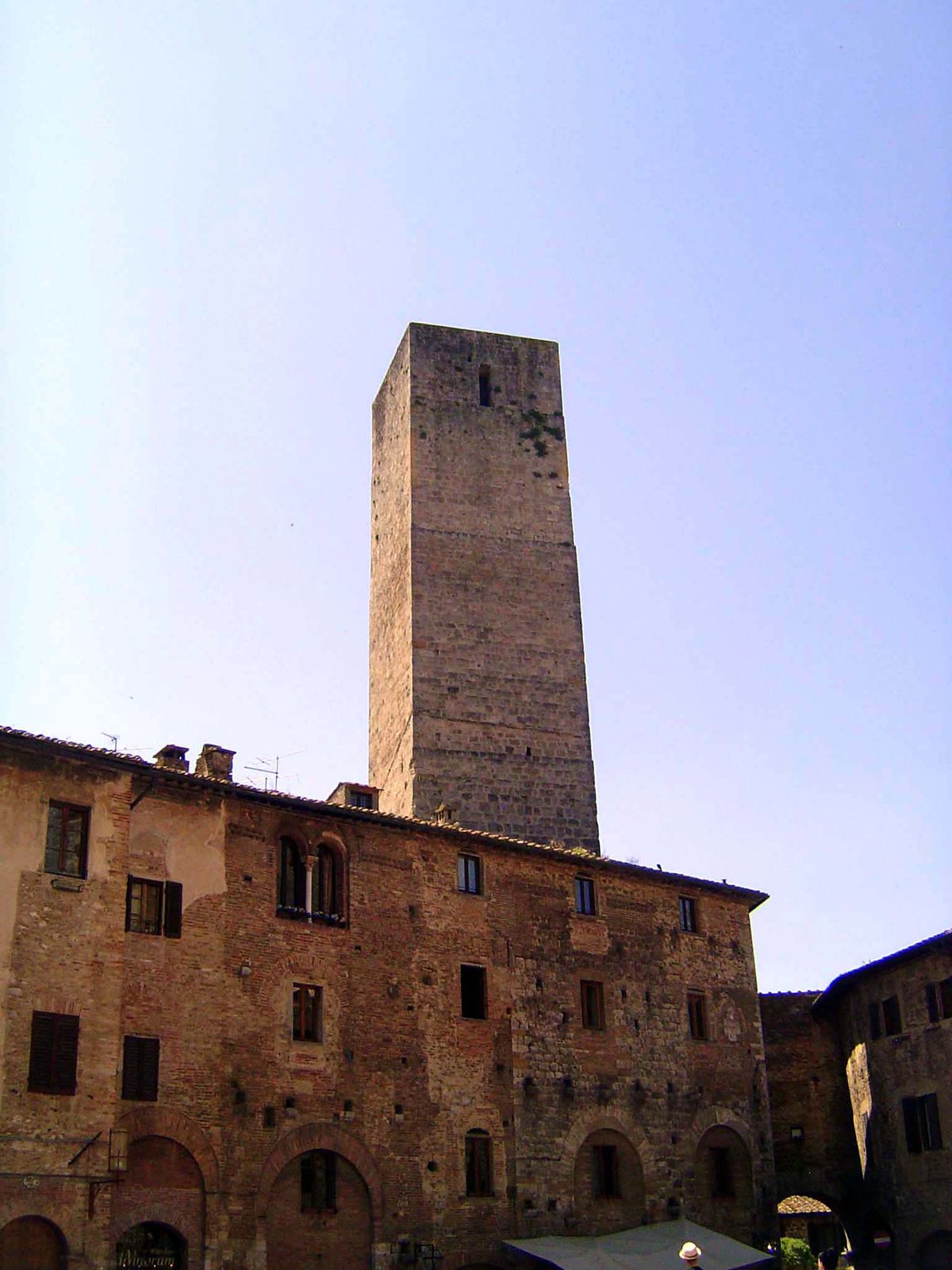 The brutally simple Torre dei Becci, from the Piazza dell Cisterna.