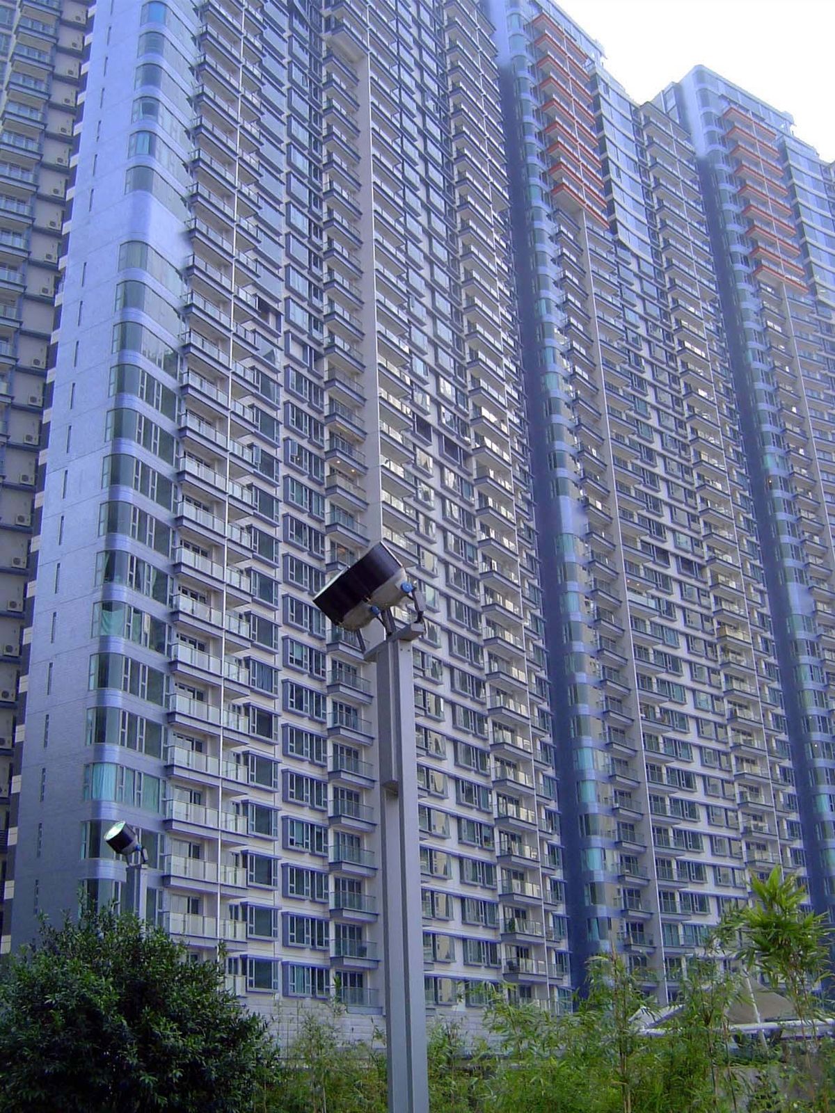 Does it look like housing for the elite? Yes, these are the same buildings.