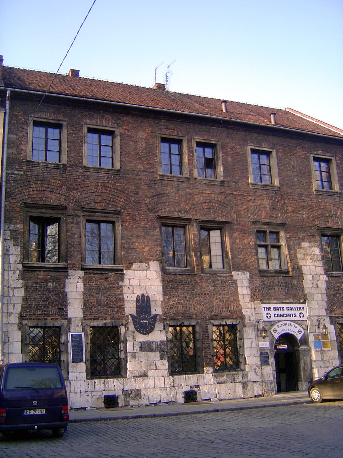 Another building in the same neighborhood.